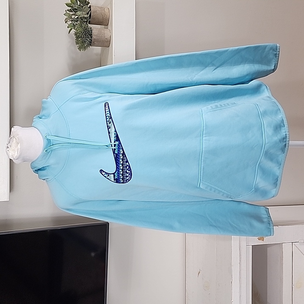 Nike Therma-Fit Long Sleeve Hoodie With Pocket